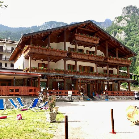 Hotel Le Pinete Пиацаторе Екстериор снимка