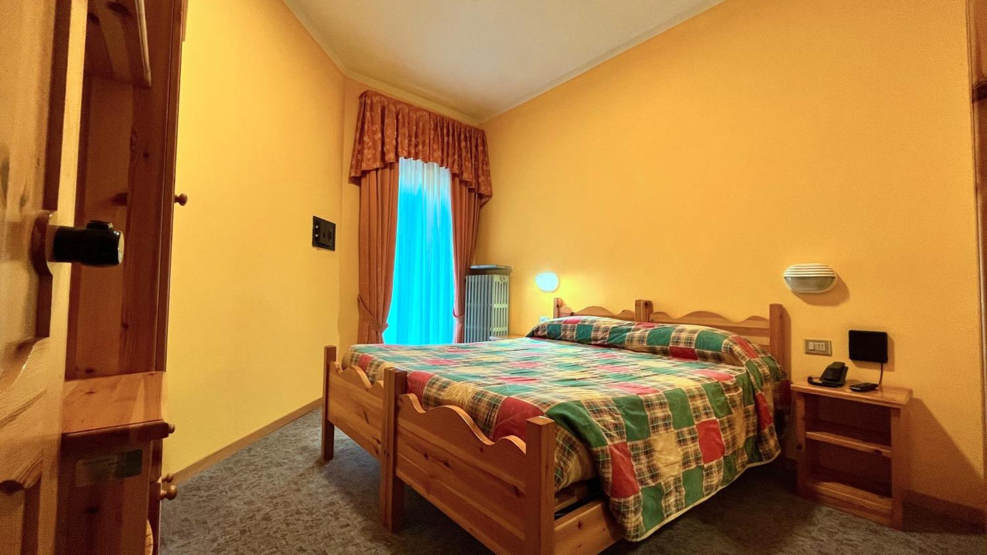 Hotel Le Pinete Пиацаторе Екстериор снимка