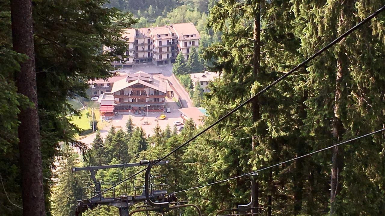 Hotel Le Pinete Пиацаторе Екстериор снимка